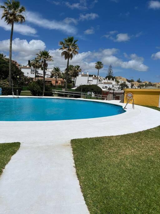 Appartement Aan Boulevard En Zwembad Sitio de Calahonda Bagian luar foto